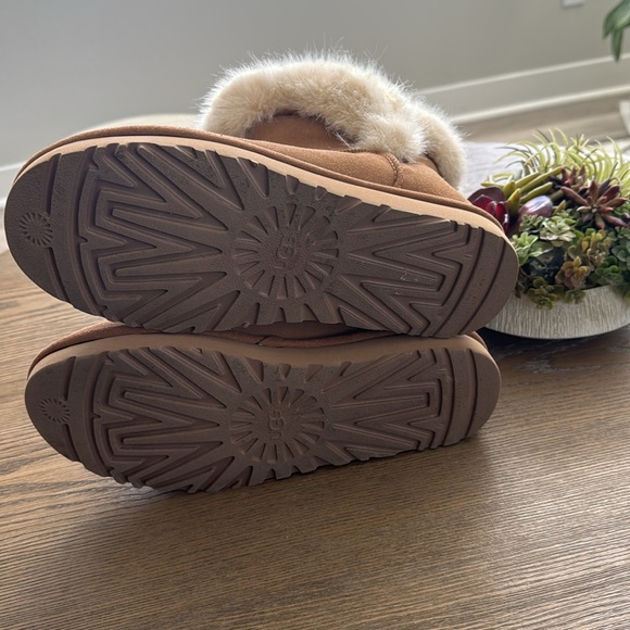 Chestnut UGG Cathie bootie style - Picture 5 of 7